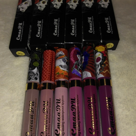 Lipstick - Picture 5 of 8